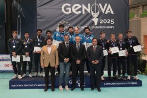 Rafael et Anas en argent avec leur coéquipiers de l'équipe de France