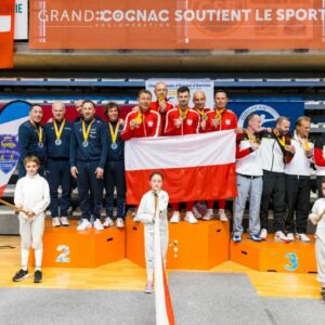 Cyril et ses coéquipiers de l'équipe de France décrochent la médaille d'argent aux championnats d'Europe